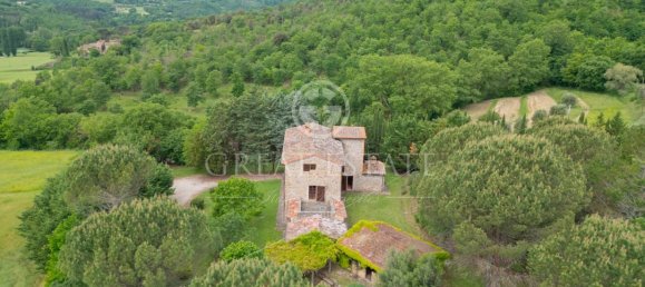 4 bedrooms House in Cortona, Italy No. 115801 7