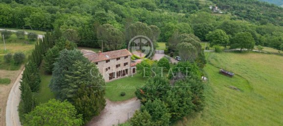 4 bedrooms House in Cortona, Italy No. 115801 3