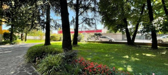 2 bedrooms Apartment in Monza, Italy No. 270934 9