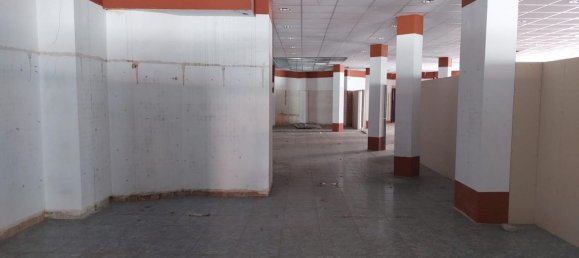 653m² Commercial property in Gandia, Spain No. 168052 4