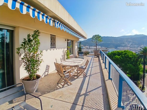 2 bedrooms Penthouse in Nice, France No. 311643