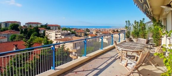 2 bedrooms Penthouse in Nice, France No. 311643 2