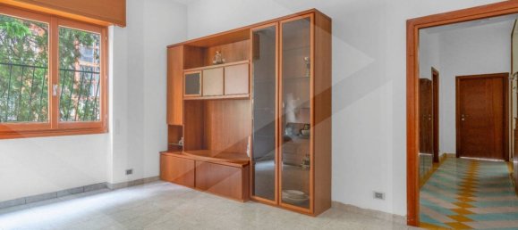 3-Zimmer Wohnung in Milan, Italy, Nr. 241870 3
