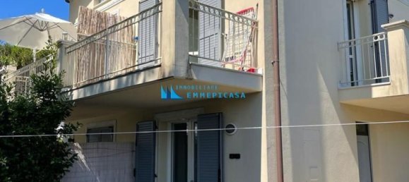 8 rooms Villa in Montignoso, Italy No. 48020 2