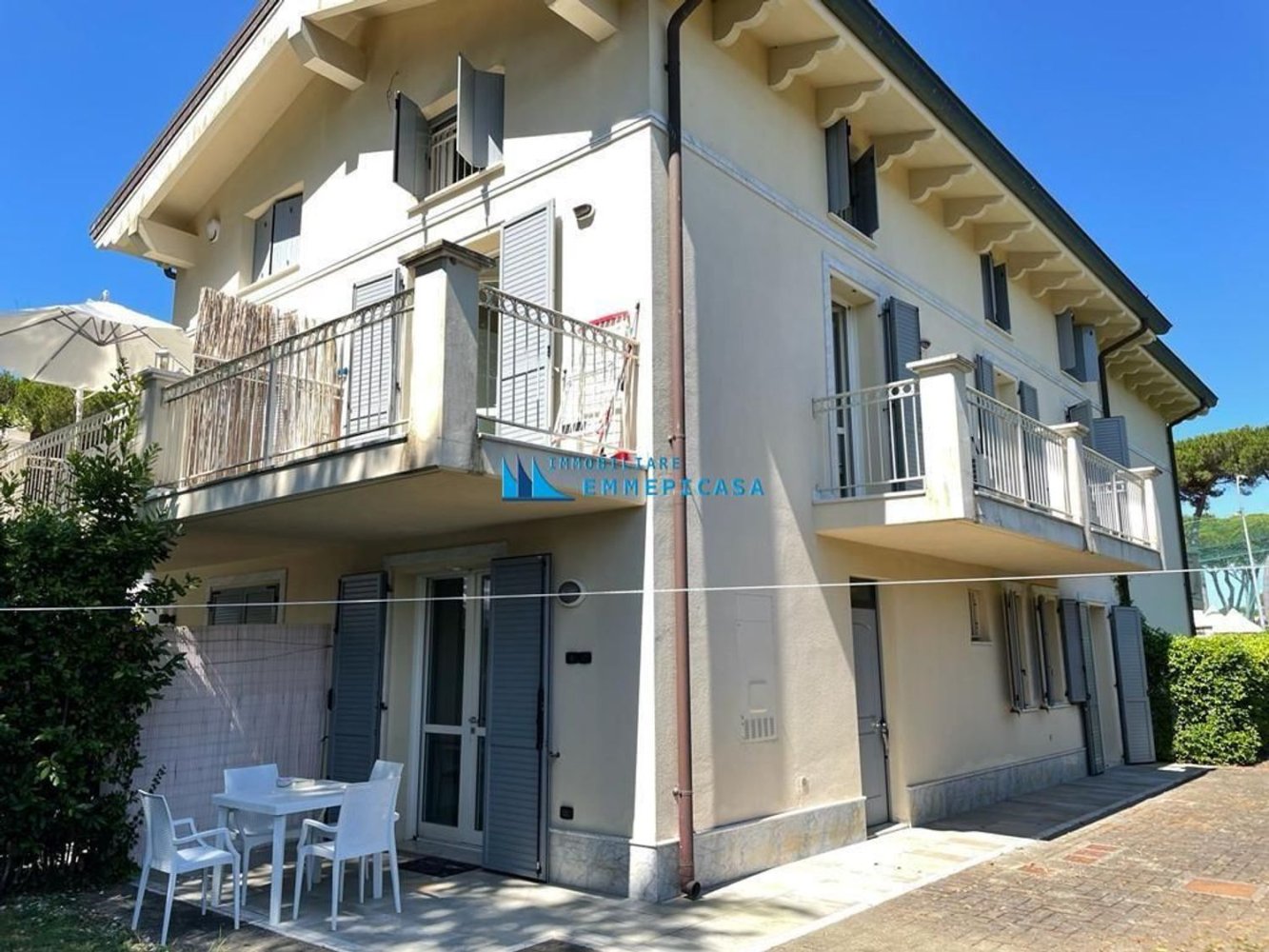 8 rooms Villa in Montignoso, Italy No. 48020