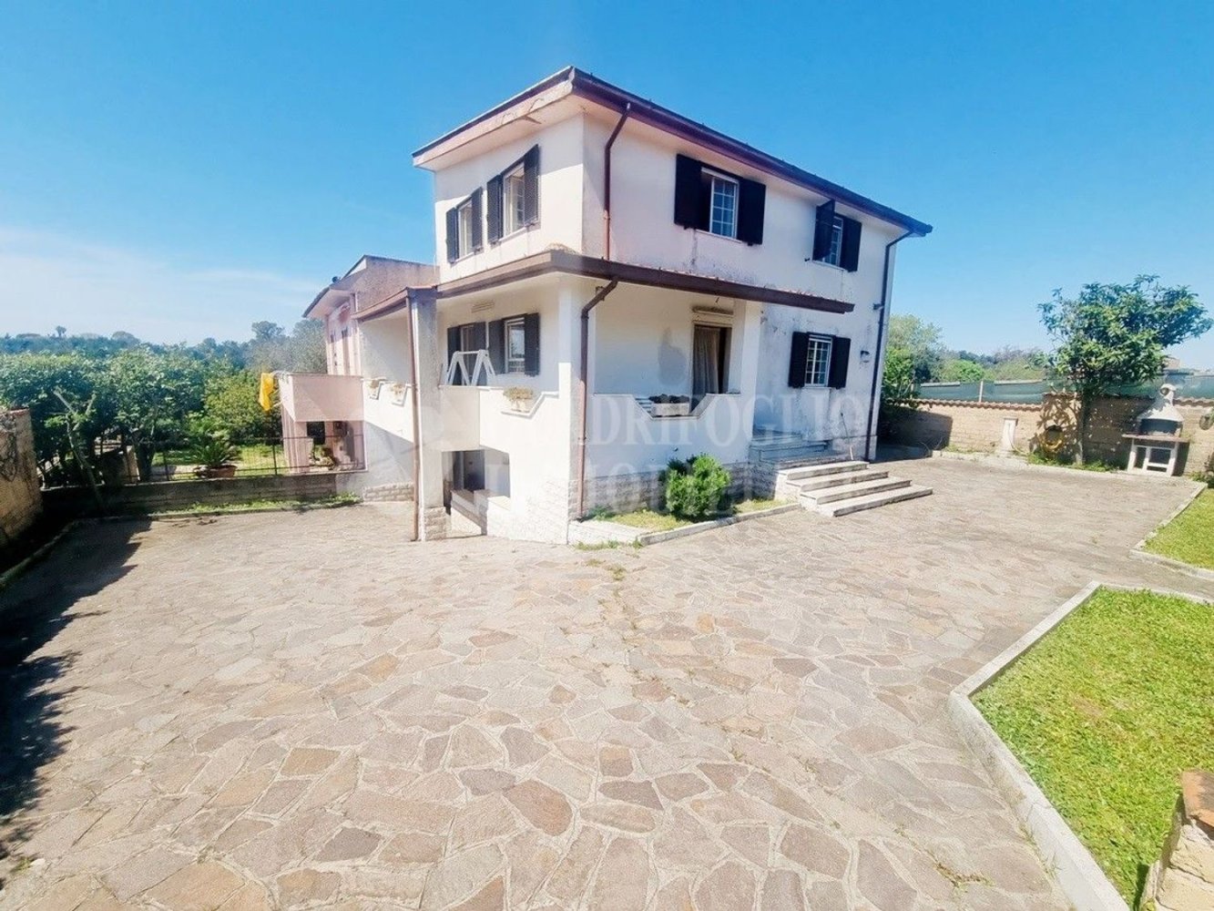 6 bedrooms Villa in Aprilia, Italy No. 318146