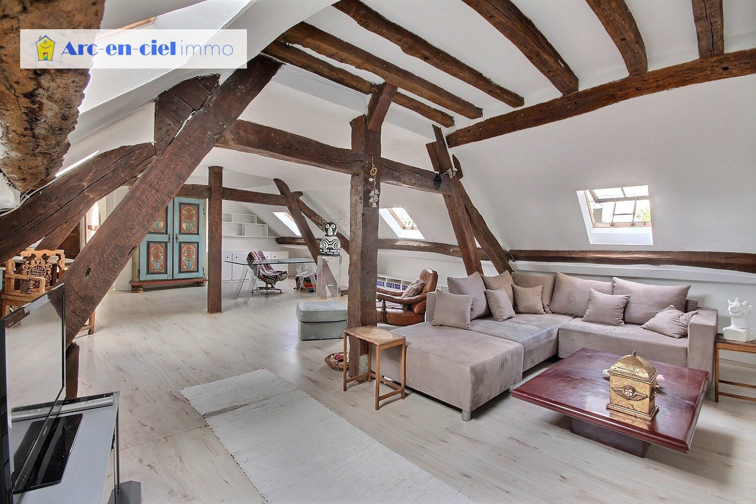 2 bedrooms Apartment in Paris, France No. 113662