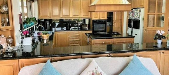 6 bedrooms Villa in Limassol, Cyprus No. 22530 2