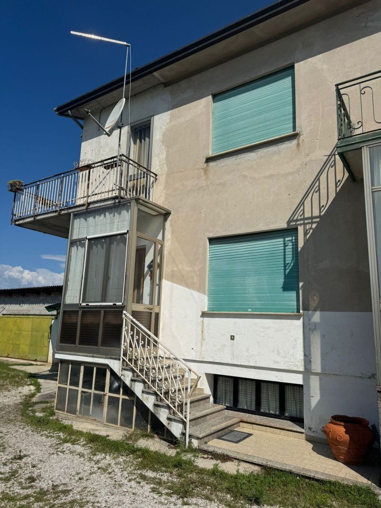 9 rooms House in Montebelluna, Italy No. 306933
