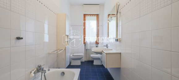 2 bedrooms Apartment in Imola, Italy No. 335338 4