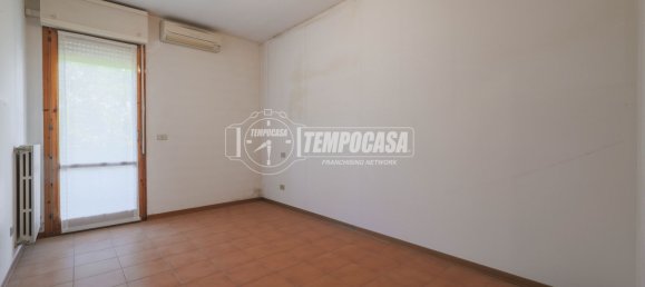 2 bedrooms Apartment in Imola, Italy No. 335338 2