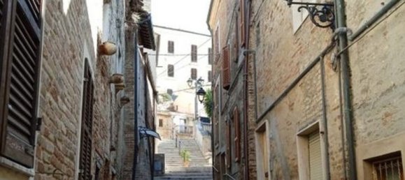 Casa de 4 divisões em Monsampolo del Tronto, Italy N.º 251122 11