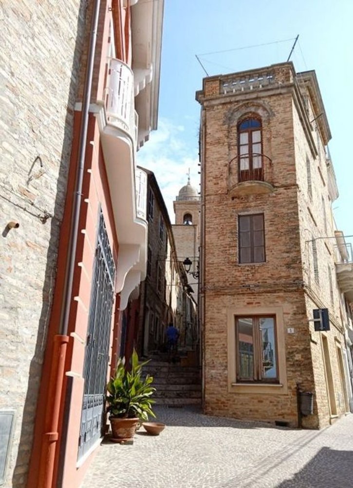 Casa de 4 divisões em Monsampolo del Tronto, Italy N.º 251122