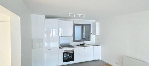 2 bedrooms Apartment in Paris, France No. 185508 10