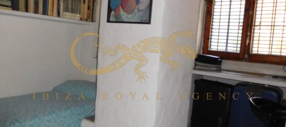 5 bedrooms Villa in San Antonio De Portmany, Spain No. 901 13