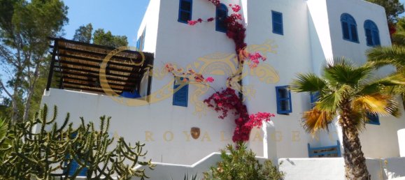 5 bedrooms Villa in San Antonio De Portmany, Spain No. 901 16