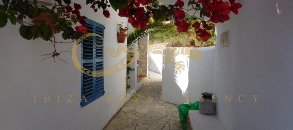 5 bedrooms Villa in San Antonio De Portmany, Spain No. 901 14