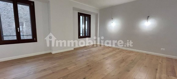 4 bedrooms Apartment in Piacenza, Italy No. 109187 27