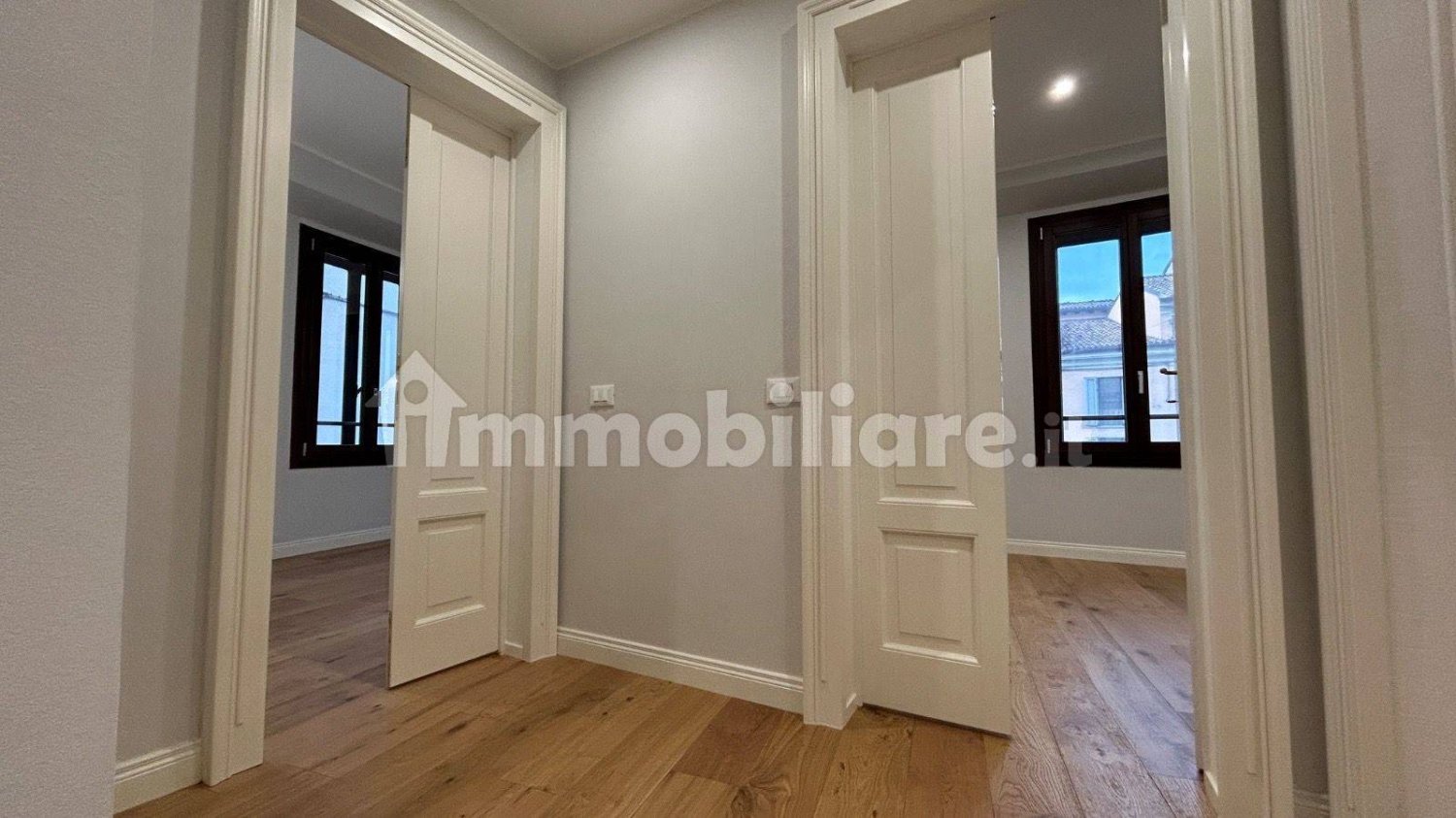4 bedrooms Apartment in Piacenza, Italy No. 109187