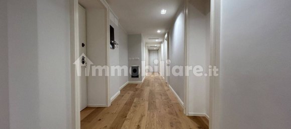 4 bedrooms Apartment in Piacenza, Italy No. 109187 3