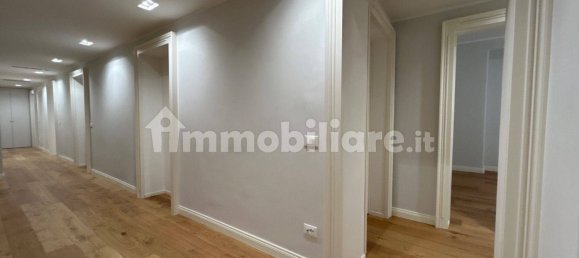 4 bedrooms Apartment in Piacenza, Italy No. 109187 16