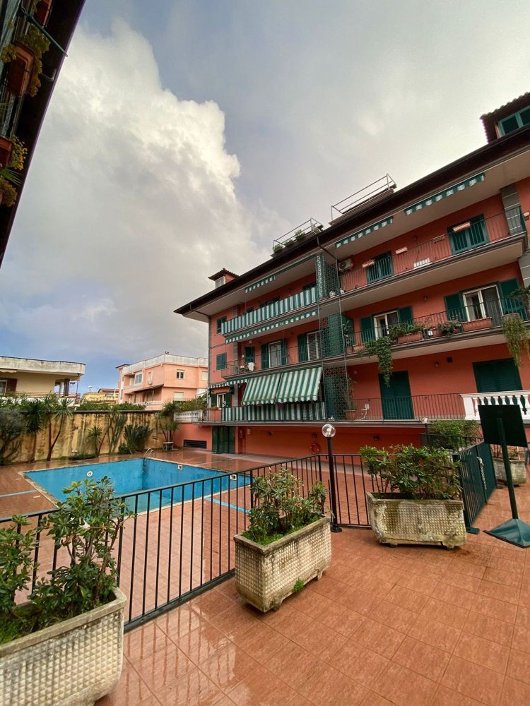 Duplex de 5 divisões em Giugliano in Campania, Italy N.º 209340