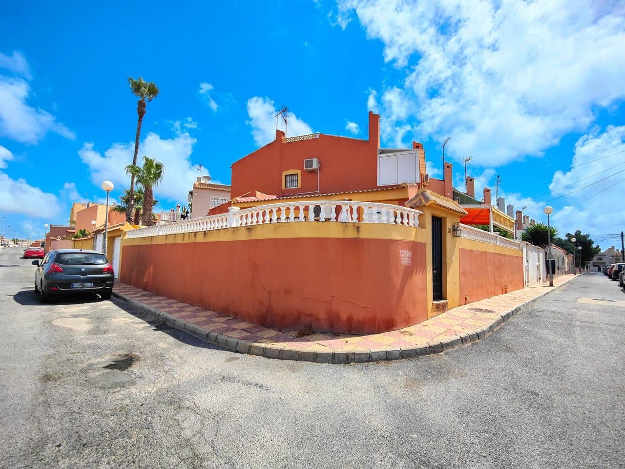 3 bedrooms House in Torrevieja, Spain No. 191292