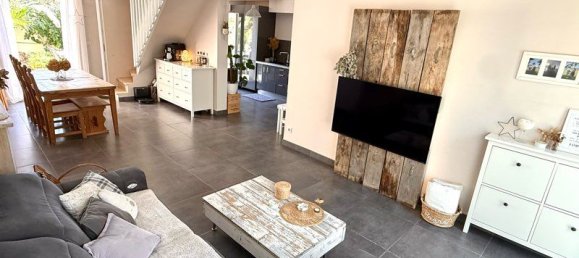 Villa de 4 dormitorios en Frontignan, France No. 290328 2