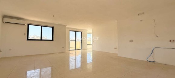 Ático de 3 dormitorios en Sliema, Malta No. 3031 2