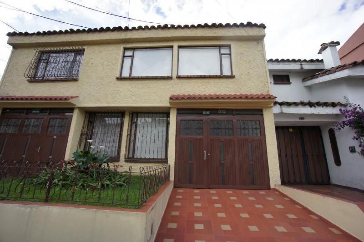3 bedrooms House in Bogota, Colombia No. 14737