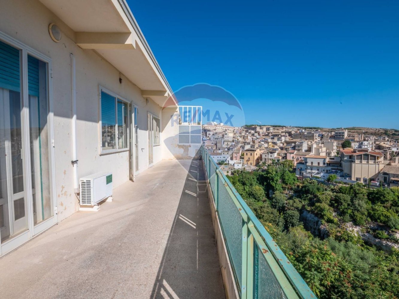 Apartamento de 3 dormitorios en Ragusa, Italy No. 380116