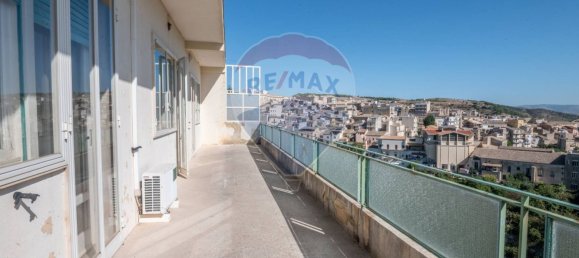 Apartamento de 3 dormitorios en Ragusa, Italy No. 380116 17