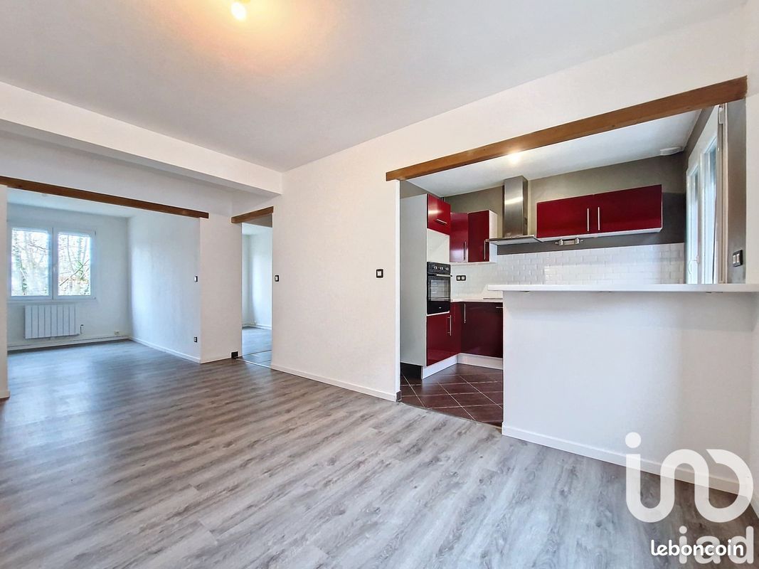 Apartamento de 3 divisões em Charleville-Mezieres, France N.º 46768