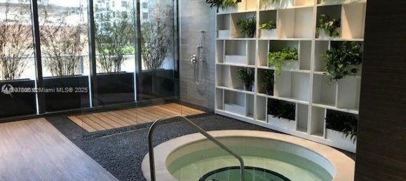 1 Schlafzimmer Gewerbliche Immobilien in Miami, USA, Nr. 614207 11