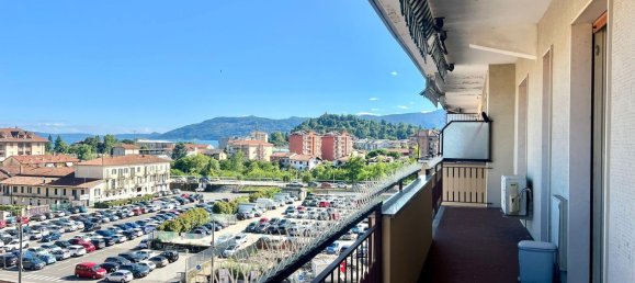 2-salle Appartement à Verbania, Italy No. 268747 3