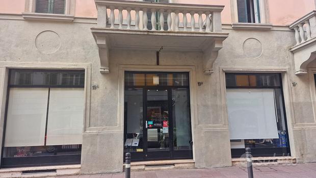 Imóvel comercial de 1 divisão em Pontida, Italy N.º 257273