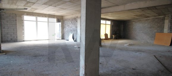 700m² Commercial property in Canico, Portugal No. 216954 18