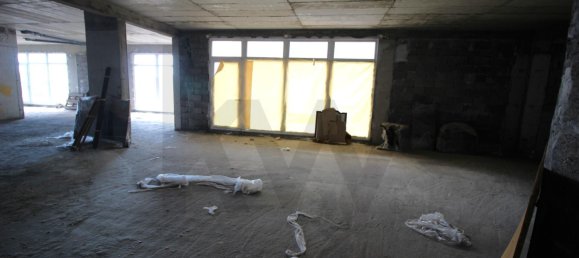 700m² Commercial property in Canico, Portugal No. 216954 28