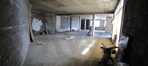 700m² Commercial property in Canico, Portugal No. 216954 26