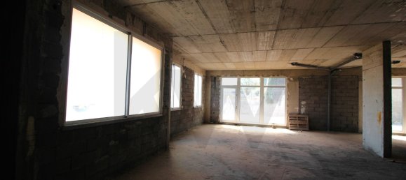 700m² Commercial property in Canico, Portugal No. 216954 6