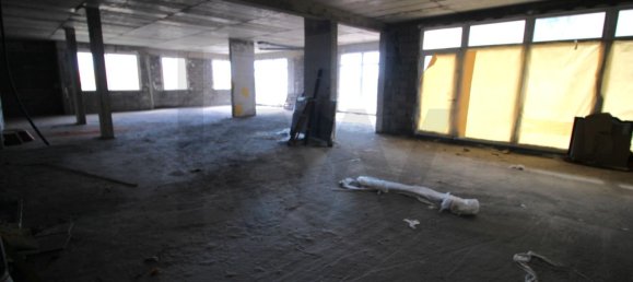 700m² Commercial property in Canico, Portugal No. 216954 27