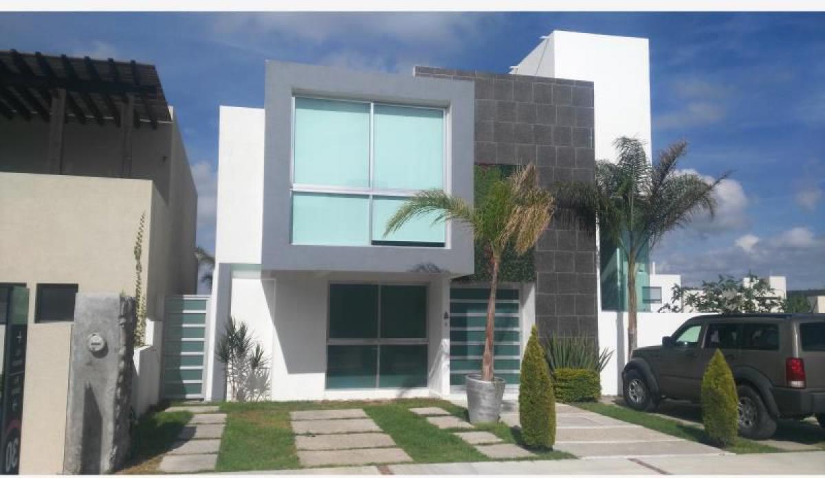 3 bedrooms House in Queretaro, Mexico No. 153404