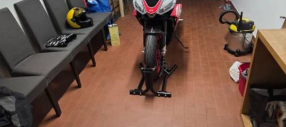 18m² Garage in Modena, Italy No. 332980 2