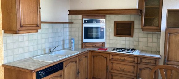 4 bedrooms House in Mayenne, France No. 357640 3