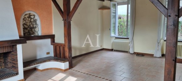 6 bedrooms House in Bourges, France No. 87002 4