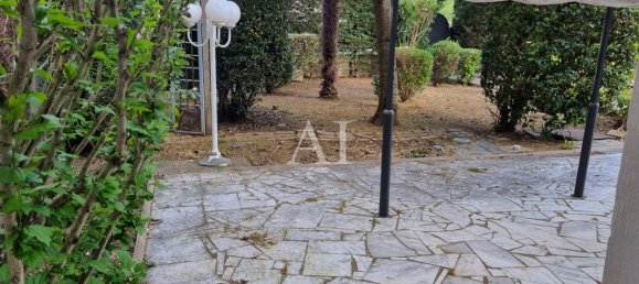 6 bedrooms House in Bourges, France No. 87002 2