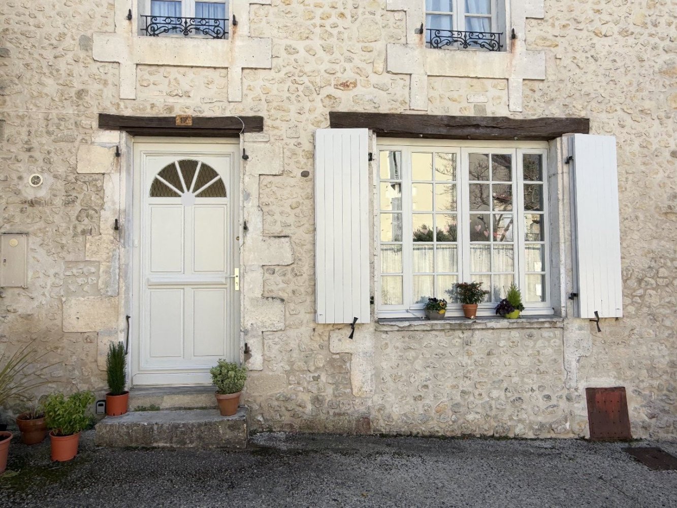 3 chambres Châteaux à Charente, France No. 98417