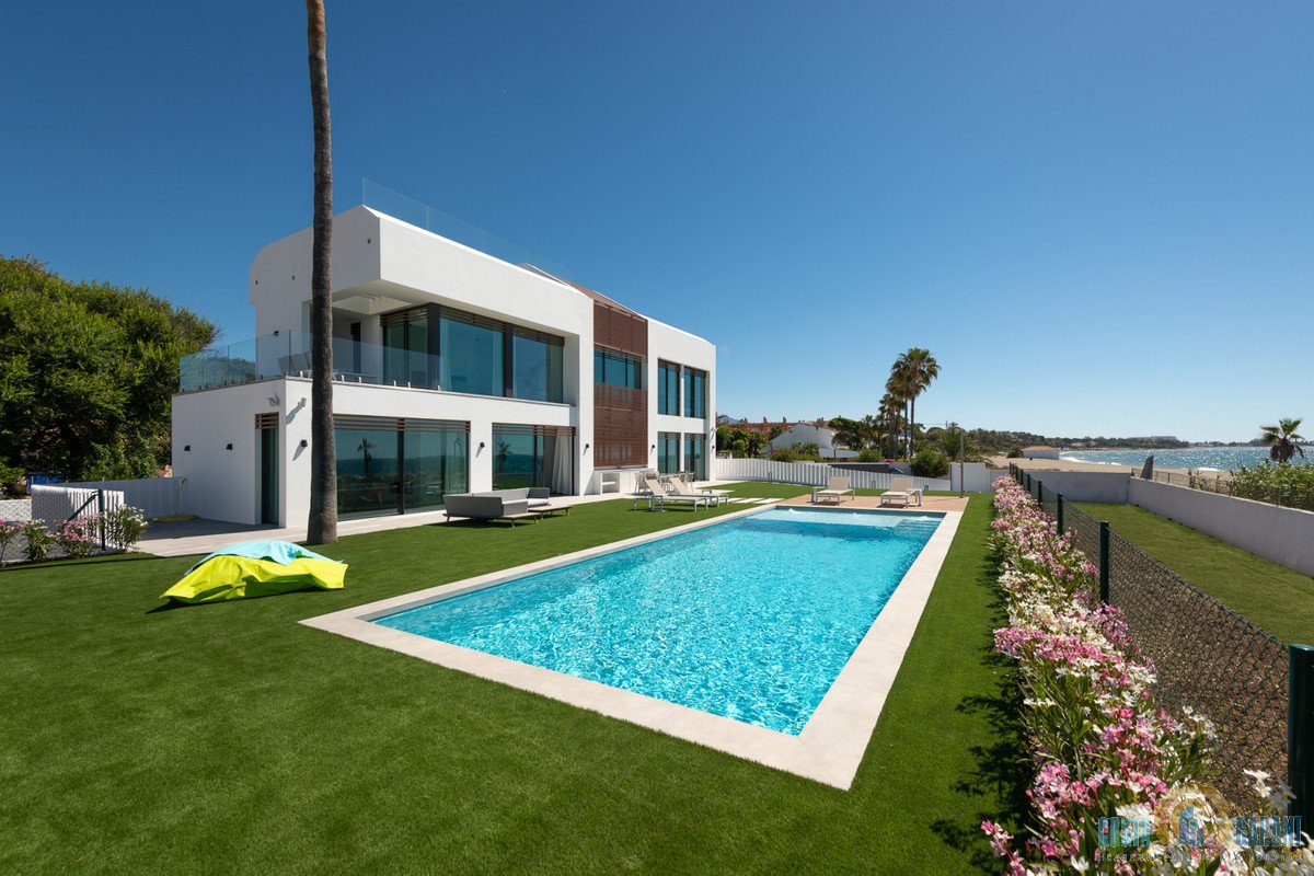 Villa de 5 dormitorios en Marbella, Spain No. 10007