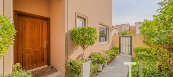 4 bedrooms Townhouse in Dubai Land, UAE No. 33272 2