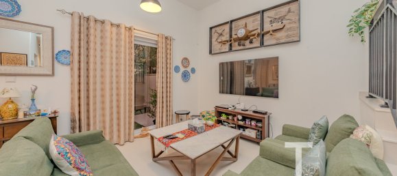 4 bedrooms Townhouse in Dubai Land, UAE No. 33272 3